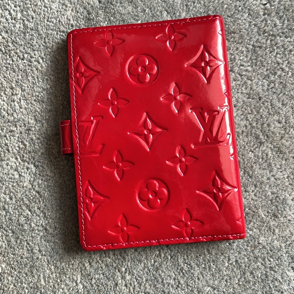 Louis Vuitton Authentic Red Vernis PM Agenda LIKE NEW - Picture 2 of 10